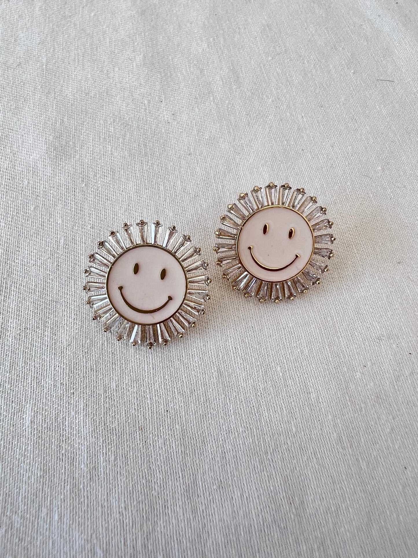 Bubblegum Smiley Stud